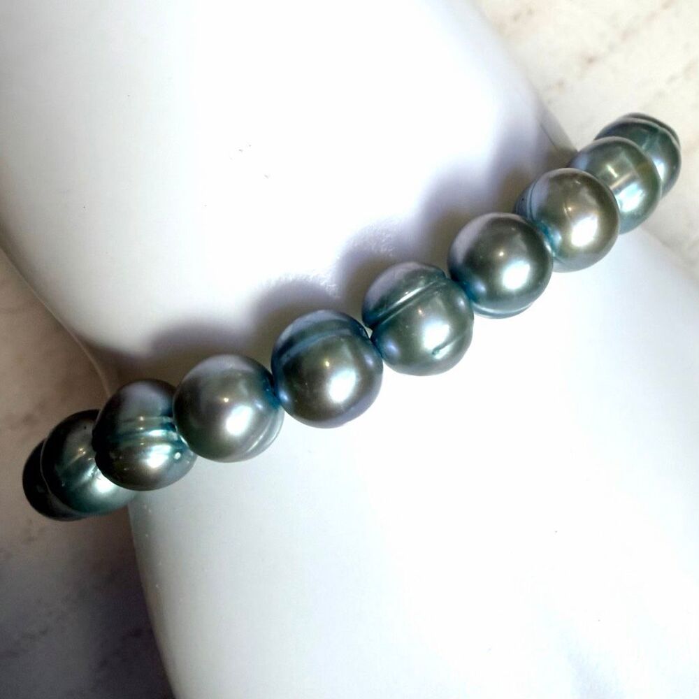 Blue  Cultured Pearl Stretch Bracelet  Freshwater Pearls